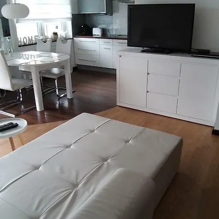 Aleksandra Apartment *